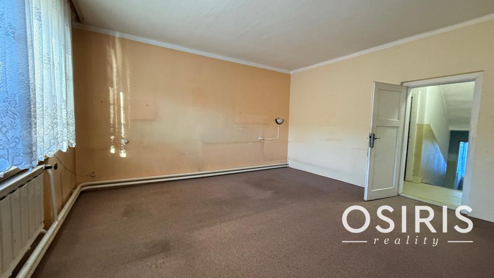 Rezervované: 4 izbový rodinný dom, 2x garáž, pozemok 674 m2