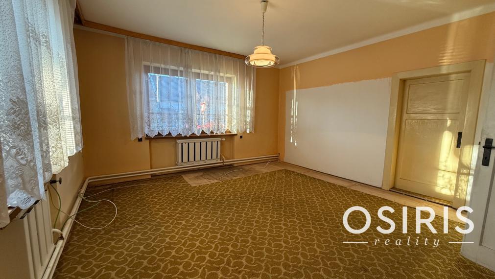 Rezervované: 4 izbový rodinný dom, 2x garáž, pozemok 674 m2