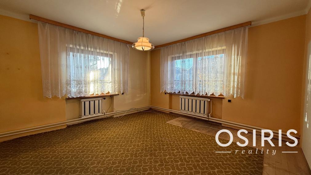 Rezervované: 4 izbový rodinný dom, 2x garáž, pozemok 674 m2