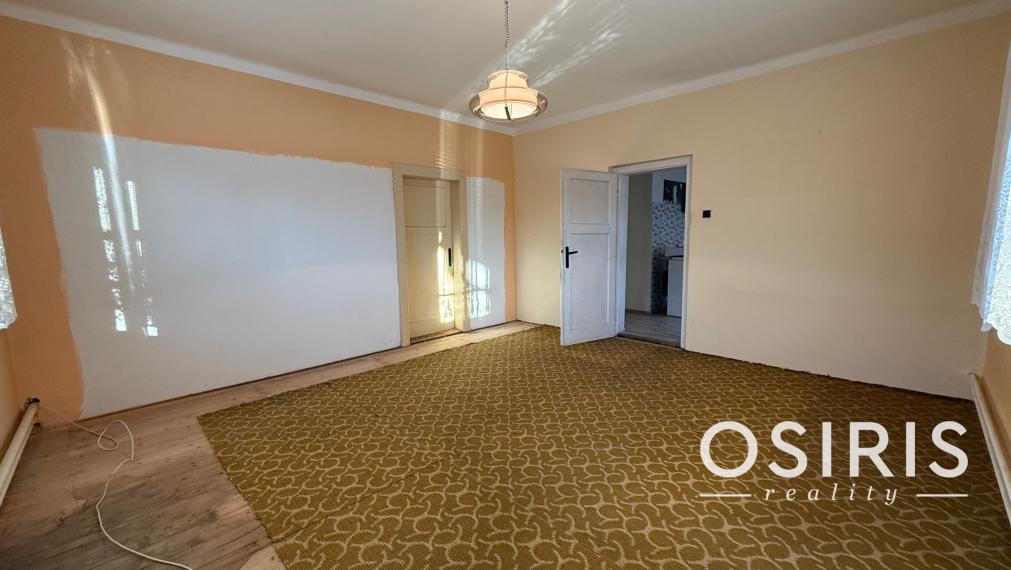 Rezervované: 4 izbový rodinný dom, 2x garáž, pozemok 674 m2