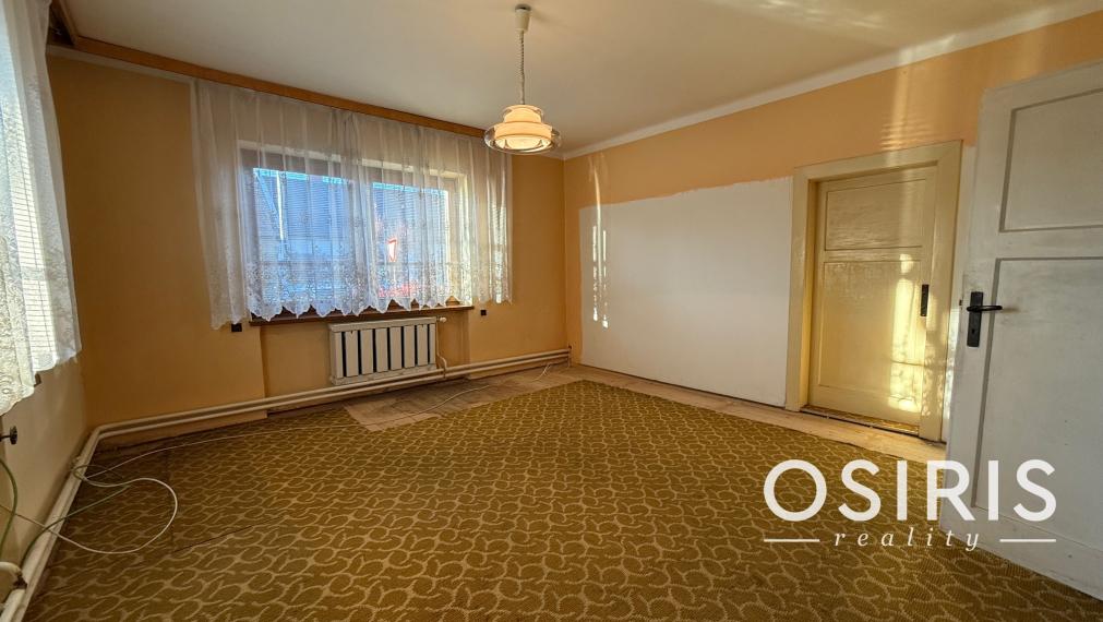 Rezervované: 4 izbový rodinný dom, 2x garáž, pozemok 674 m2