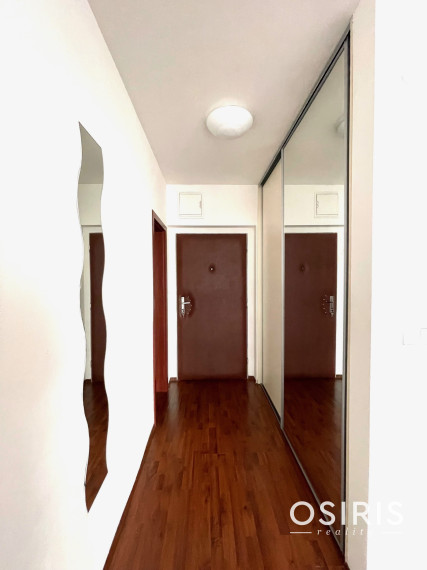 Veľký, kompletne zariadený 2 izb. byt s garážovým miestom v cene