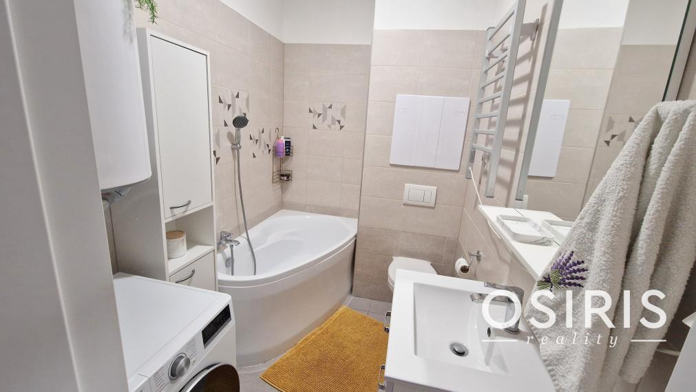 Zariadený 2i byt s veľkou terasou 21 m2, Novostavba 2024, parkovacie miesto