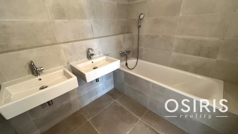 SKY PARK 4. VEŽA: DOWNTOWN Starého Mesta, 3i byt, parking