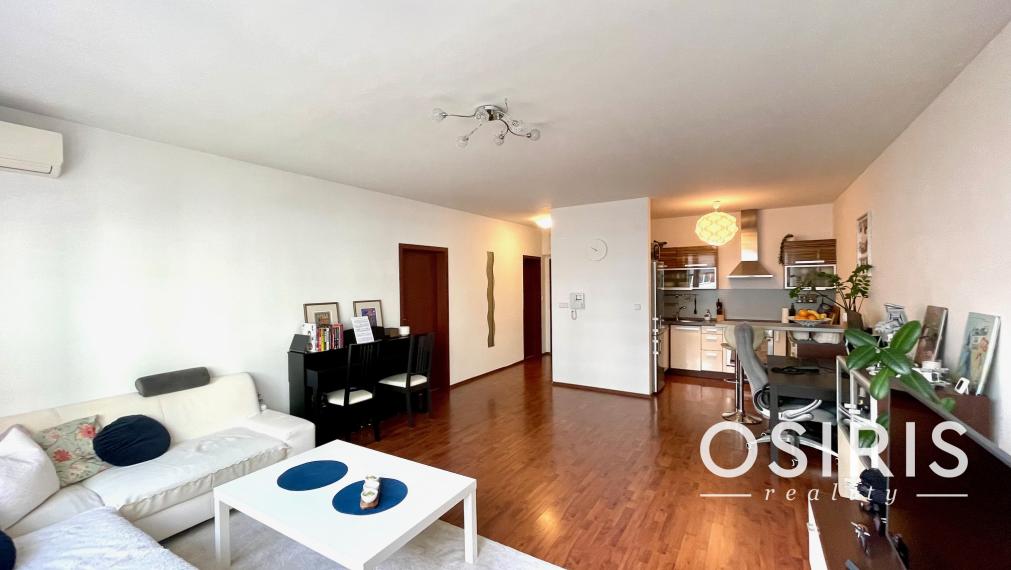 Rezervované - Veľký, kompletne zariadený 2 izb. byt s garážovým miestom