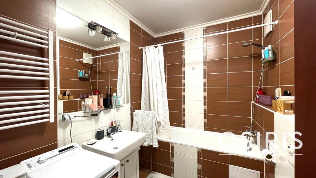 Rezervované - Veľký, kompletne zariadený 2 izb. byt s garážovým miestom