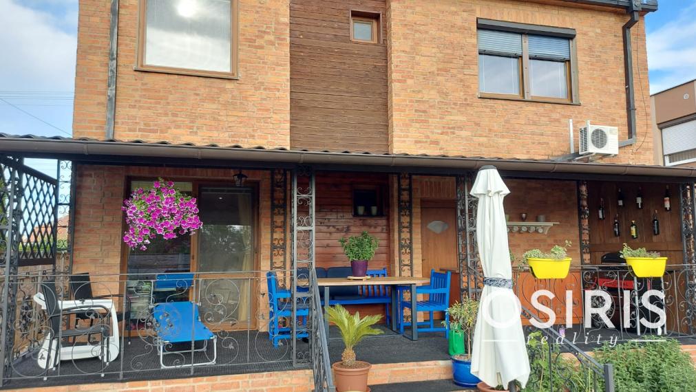 Krásny, slnečný rodinný dom so samostatnou garážou - výborná investícia