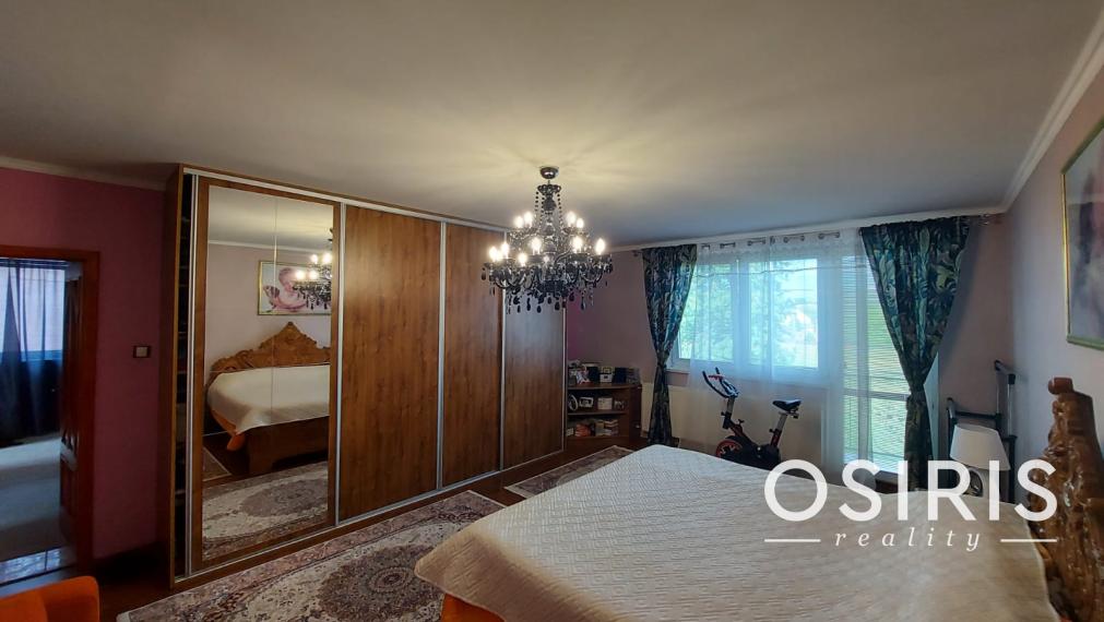 Krásny, slnečný rodinný dom so samostatnou garážou - výborná investícia