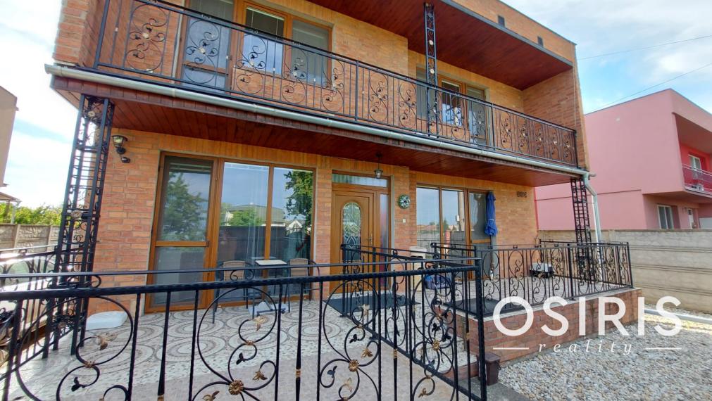 Krásny, slnečný rodinný dom so samostatnou garážou - výborná investícia