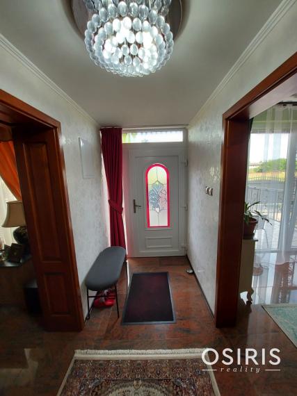 Krásny, slnečný rodinný dom so samostatnou garážou - výborná investícia