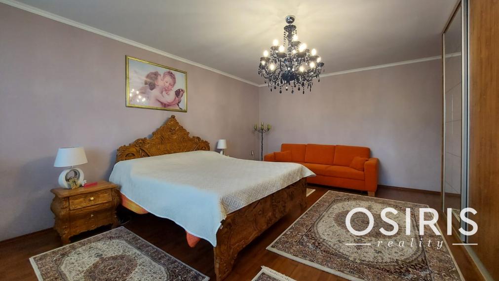 Krásny, slnečný rodinný dom so samostatnou garážou - výborná investícia