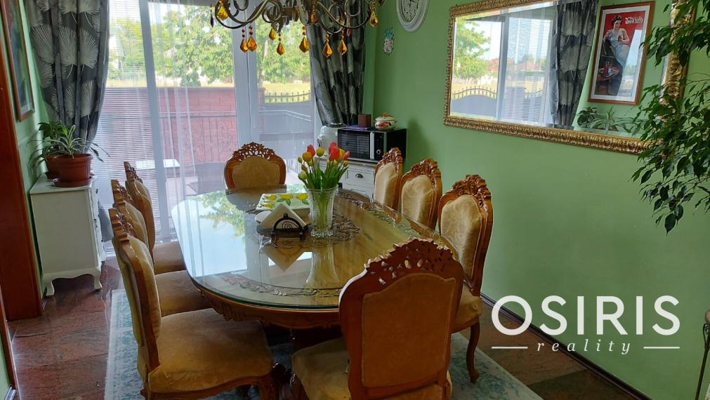 Krásny, slnečný rodinný dom so samostatnou garážou - výborná investícia