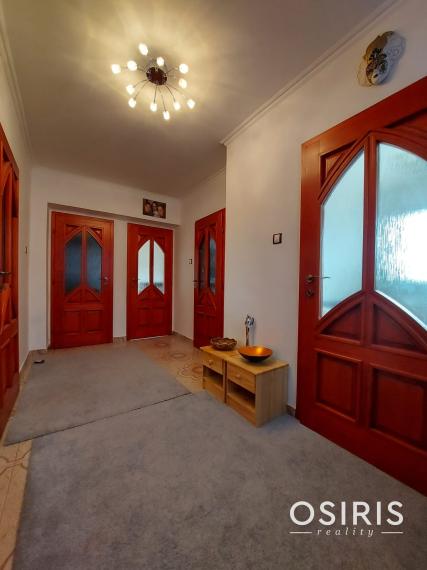 Krásny, slnečný rodinný dom so samostatnou garážou - výborná investícia