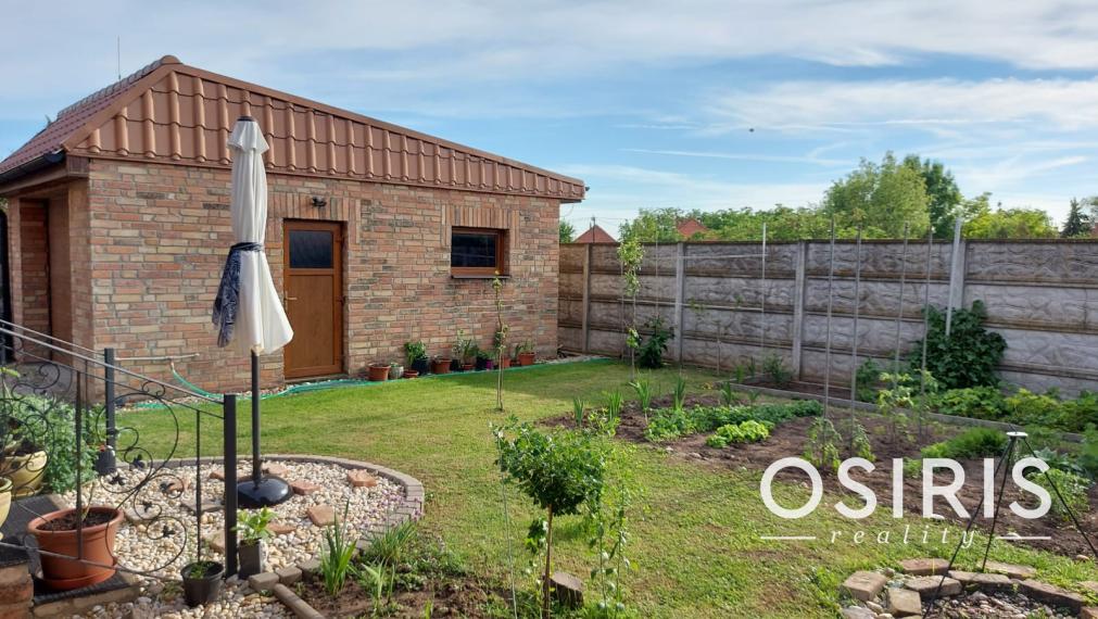 Krásny, slnečný rodinný dom so samostatnou garážou - výborná investícia