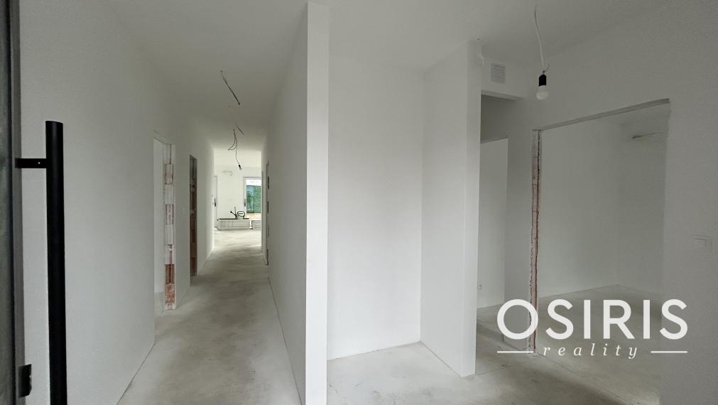 KVALITNE VYHOTOVENÁ NOVOSTAVBA 4 IZB. RD 5 MIN. OD SENCA - OBEC TUREŇ