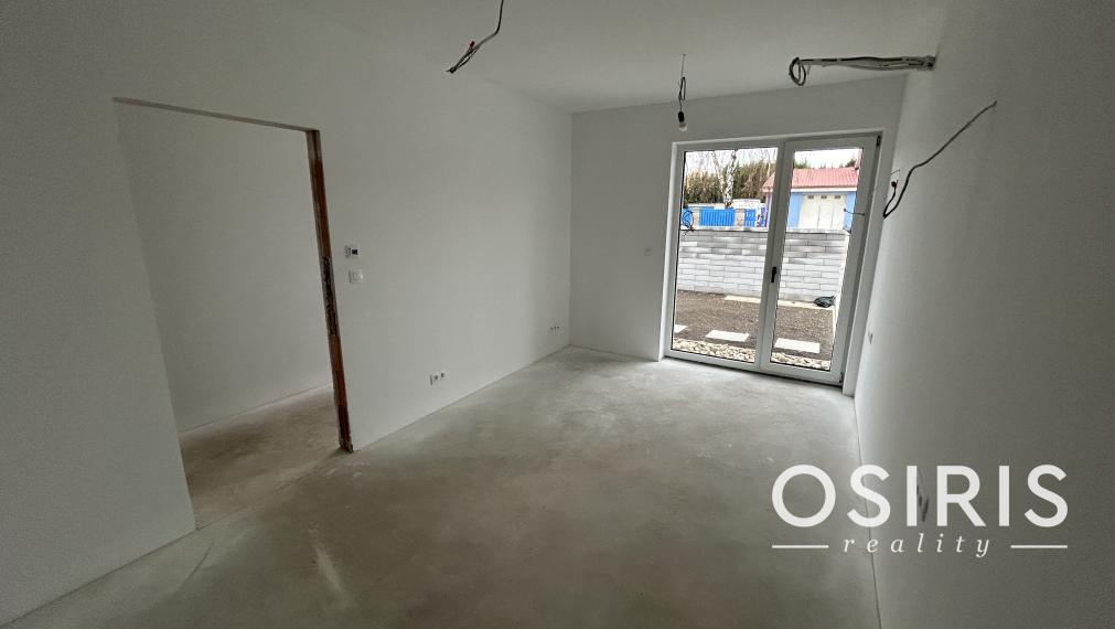 KVALITNE VYHOTOVENÁ NOVOSTAVBA 4 IZB. RD 5 MIN. OD SENCA - OBEC TUREŇ