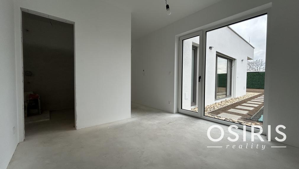 KVALITNE VYHOTOVENÁ NOVOSTAVBA 4 IZB. RD 5 MIN. OD SENCA - OBEC TUREŇ