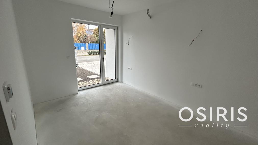 KVALITNE VYHOTOVENÁ NOVOSTAVBA 4 IZB. RD 5 MIN. OD SENCA - OBEC TUREŇ