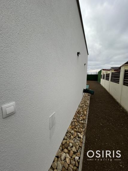 KVALITNE VYHOTOVENÁ NOVOSTAVBA 4 IZB. RD 5 MIN. OD SENCA - OBEC TUREŇ