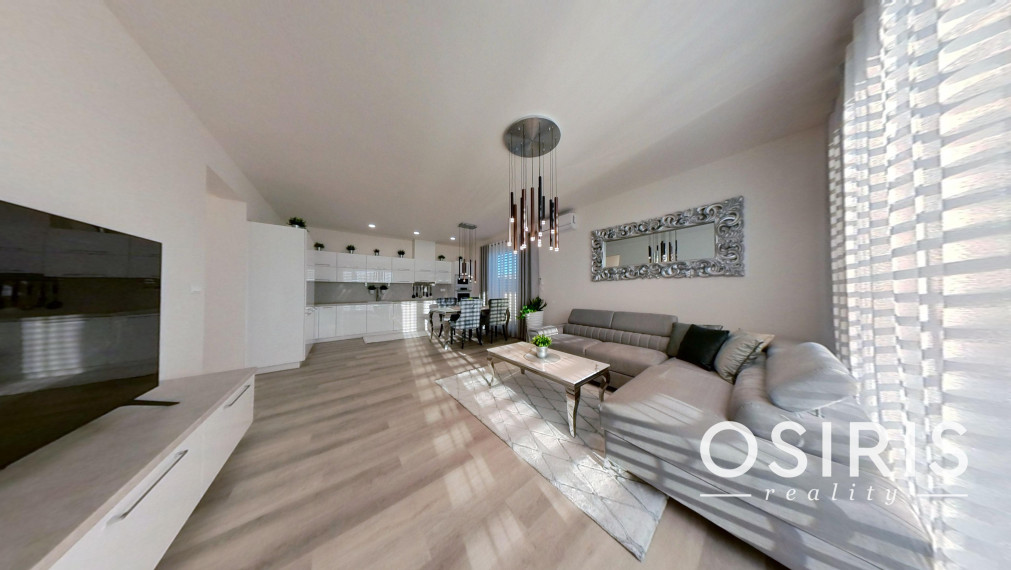 Klimatizovaný 4i rodinný dom, zariadený dizajnérom, bazén, 2x parkovanie na pozemku, novostavba 2023