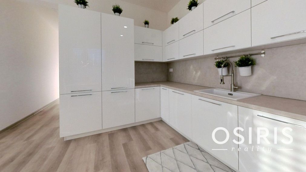 Klimatizovaný 4i rodinný dom, zariadený dizajnérom, bazén, 2x parkovanie na pozemku, novostavba 2023