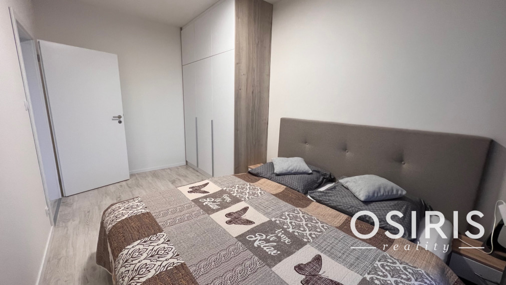 Klimatizovaný 2i byt s balkónom a s výhľadom na hrad, novostavba 2020