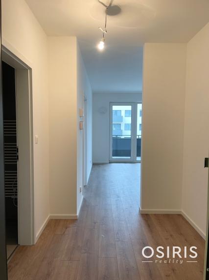 Praktický, slnečný 2 izbový byt v štandarde s veľkým balkónom