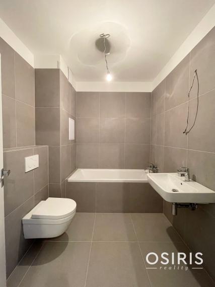 Praktický, slnečný 2 izbový byt v štandarde s veľkým balkónom