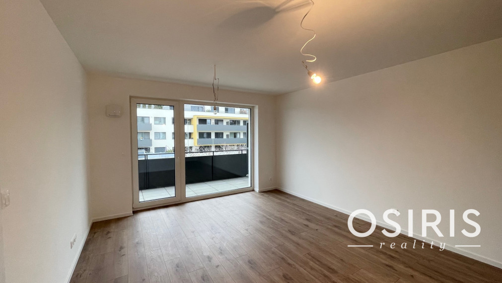 Praktický, slnečný 2 izbový byt v štandarde s veľkým balkónom