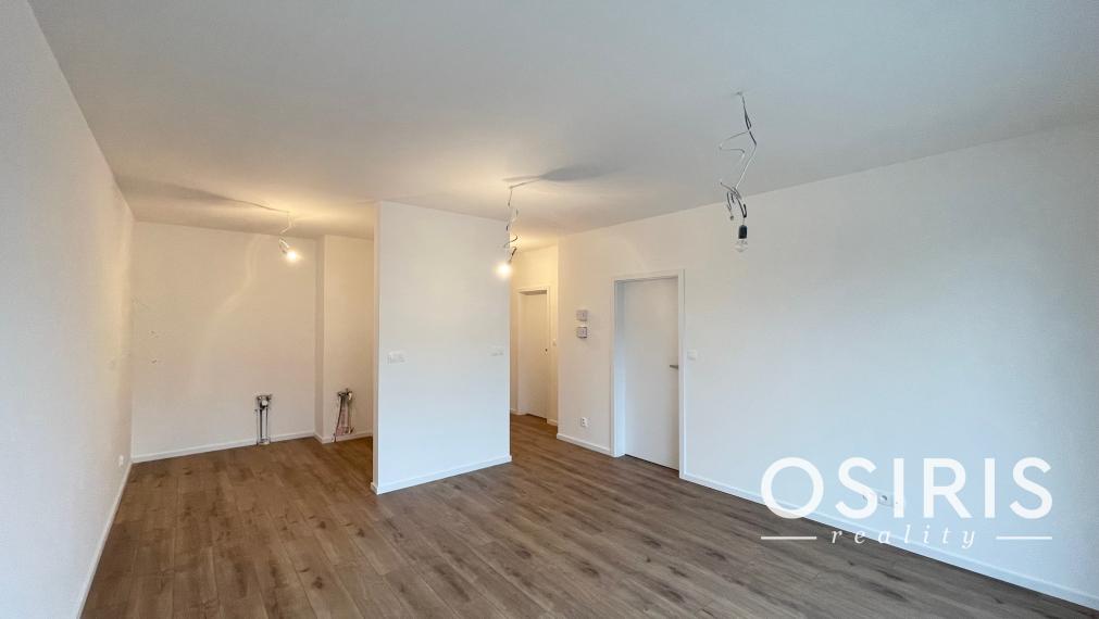 Praktický, slnečný 2 izbový byt v štandarde s veľkým balkónom