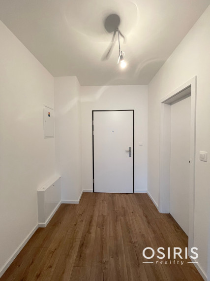 Praktický, slnečný 2 izbový byt v štandarde s veľkým balkónom