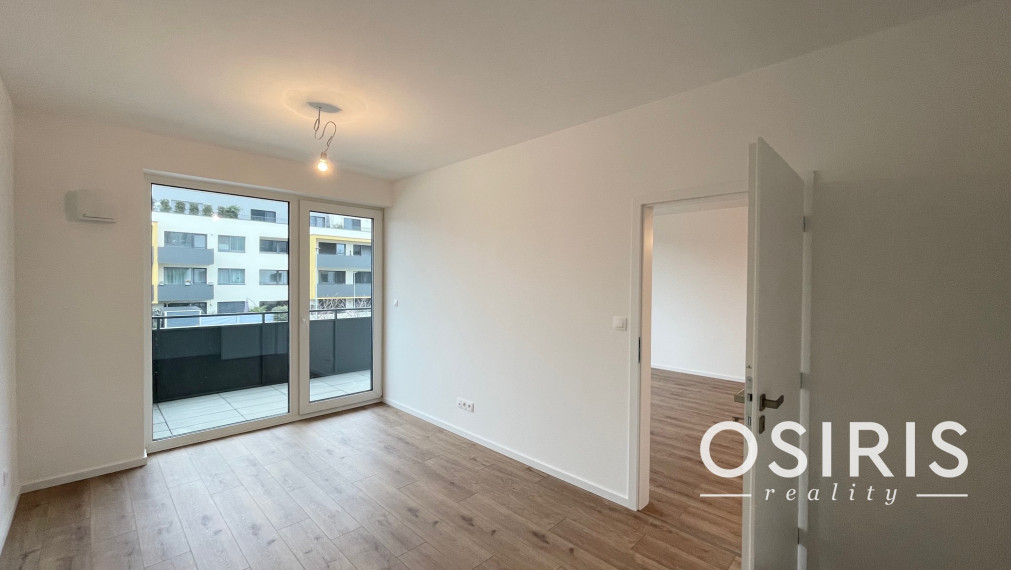 Praktický, slnečný 2 izbový byt v štandarde s veľkým balkónom