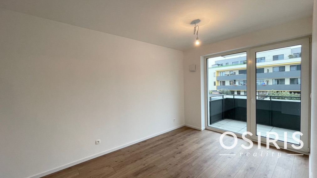 Praktický, slnečný 2 izbový byt v štandarde s veľkým balkónom