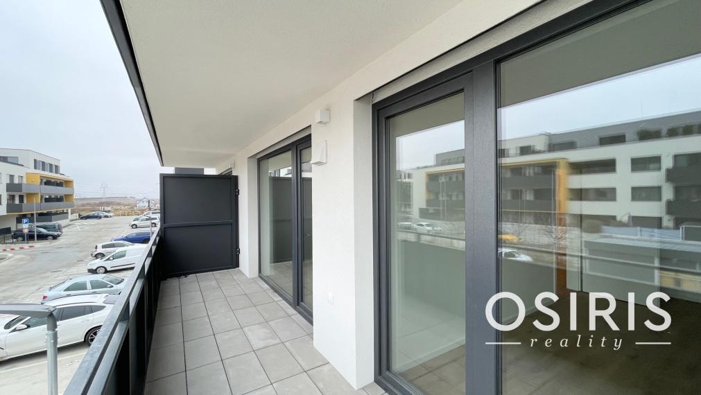 Praktický, slnečný 2 izbový byt v štandarde s veľkým balkónom