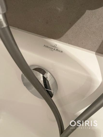 Praktický, slnečný 2 izbový byt v štandarde s veľkým balkónom