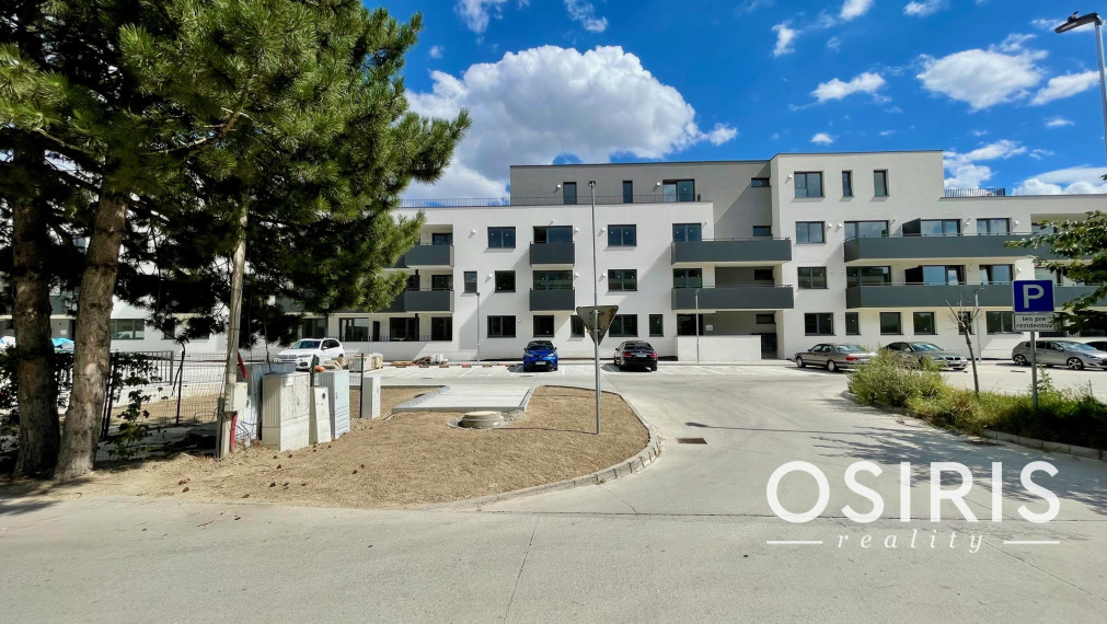 Praktický, slnečný 2 izbový byt v štandarde s veľkým balkónom