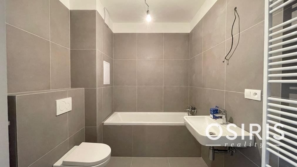 Slnečný 2 izbový byt v štandarde s veľkou terasou