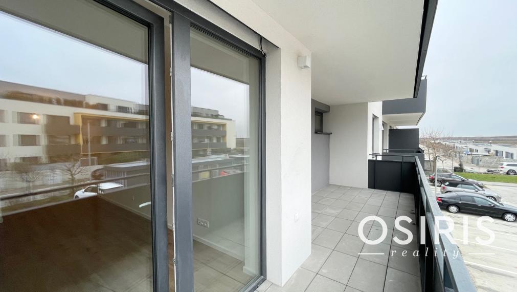 Slnečný 2 izbový byt v štandarde s veľkou terasou