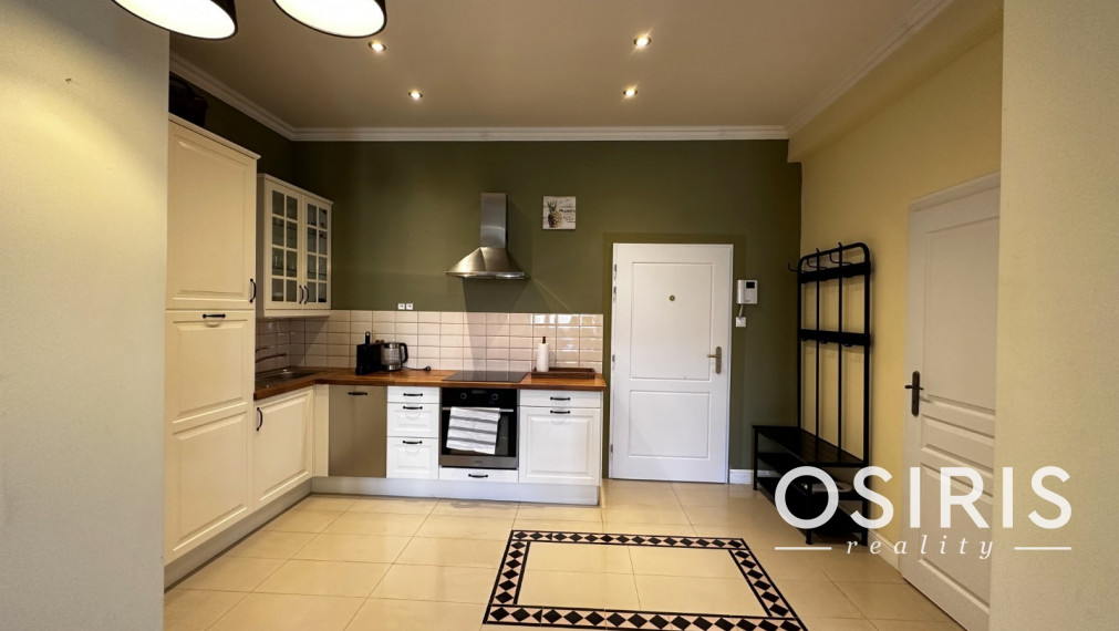 Zrekonštruovaný, zariadený 2i byt v centre Starého Mesta