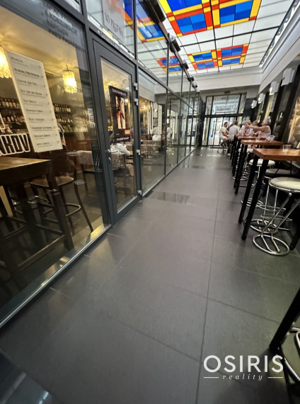 Zrekonštruovaný, zariadený 2i byt v centre Starého Mesta