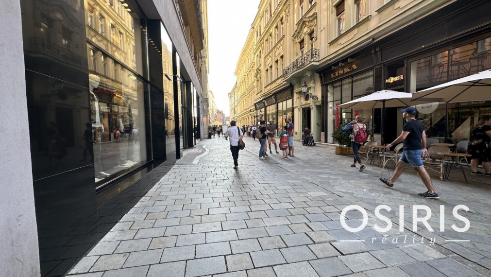 Zrekonštruovaný, zariadený 2i byt v centre Starého Mesta