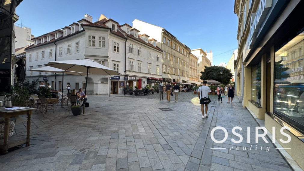 Zrekonštruovaný, zariadený 2i byt v centre Starého Mesta