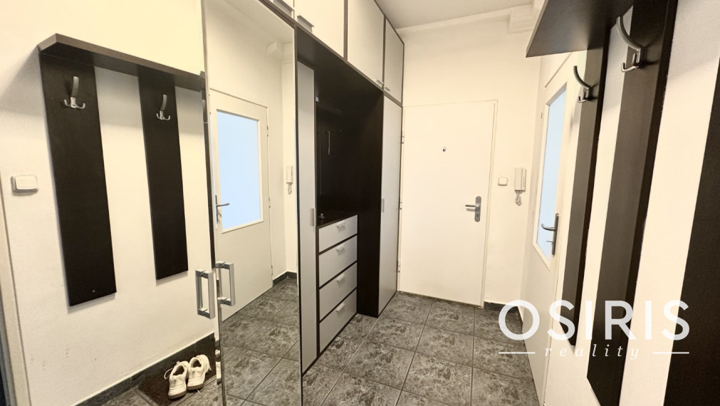 Zrekonštruovaný, zariadený 3i byt v blízkosti Štrkovca