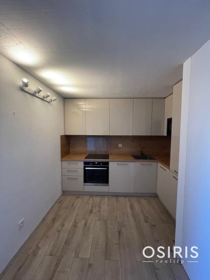 Praktický, kompletne zrekonštruovaný 2 izbový byt