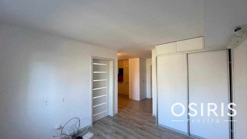 Praktický, kompletne zrekonštruovaný 2 izbový byt