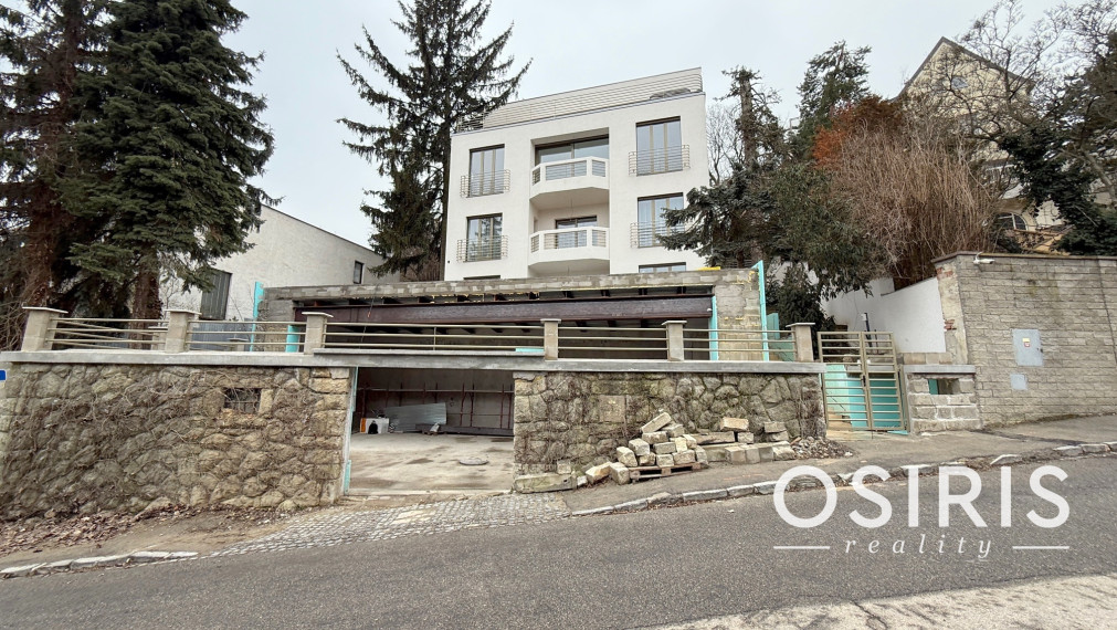 Nadštandardný klimatizovaný 5i byt 160 m2 + záhrada 100 m2, Holubyho ul.