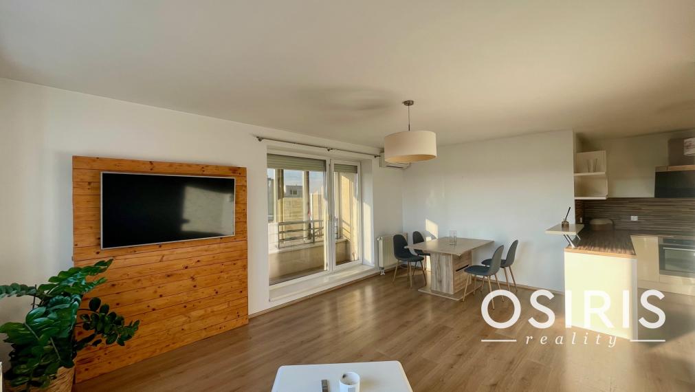 Slnečný 3 izb. byt s garážovým parkovacím miestom v cene