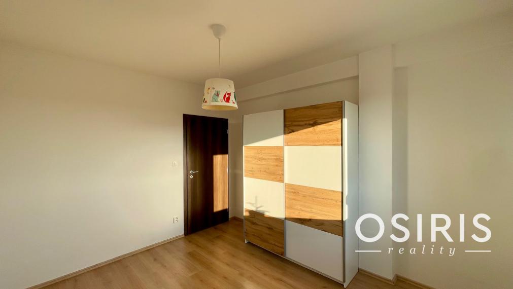 Slnečný 3 izb. byt s garážovým parkovacím miestom v cene