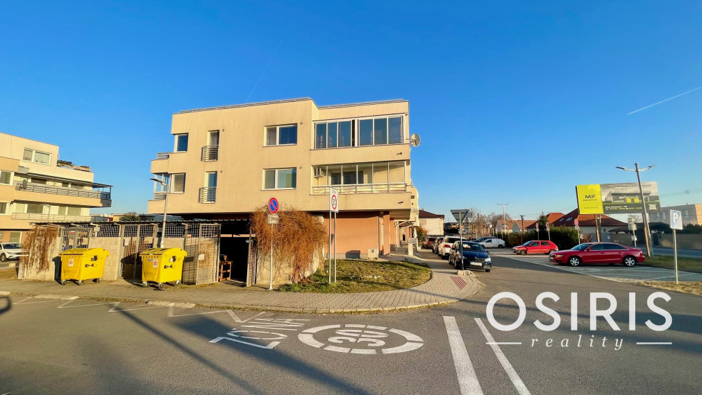 Slnečný 3 izb. byt s garážovým parkovacím miestom v cene