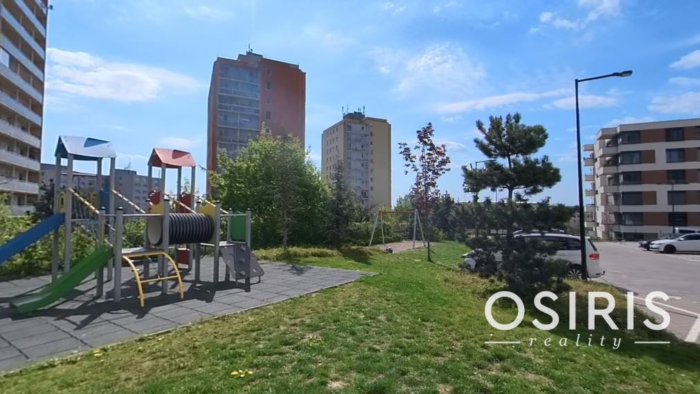 Klimatizovaný 2i byt s balkónom, novostavba 2019, parkovacie miesto